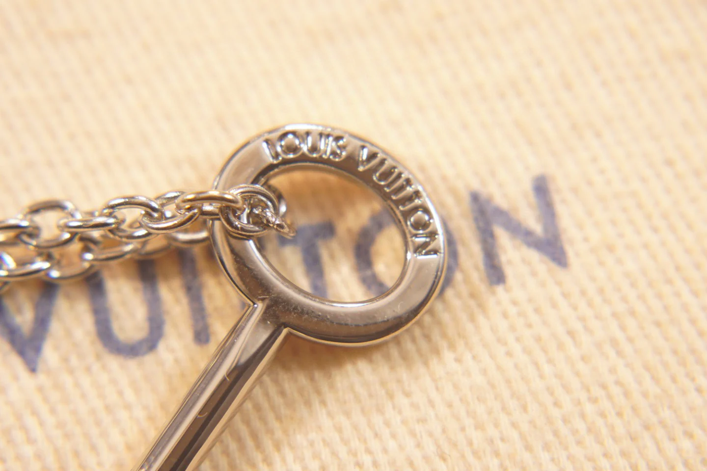 LVN054 High Quality Luxury Designer Key Pendant Necklace - ccjewelryacc