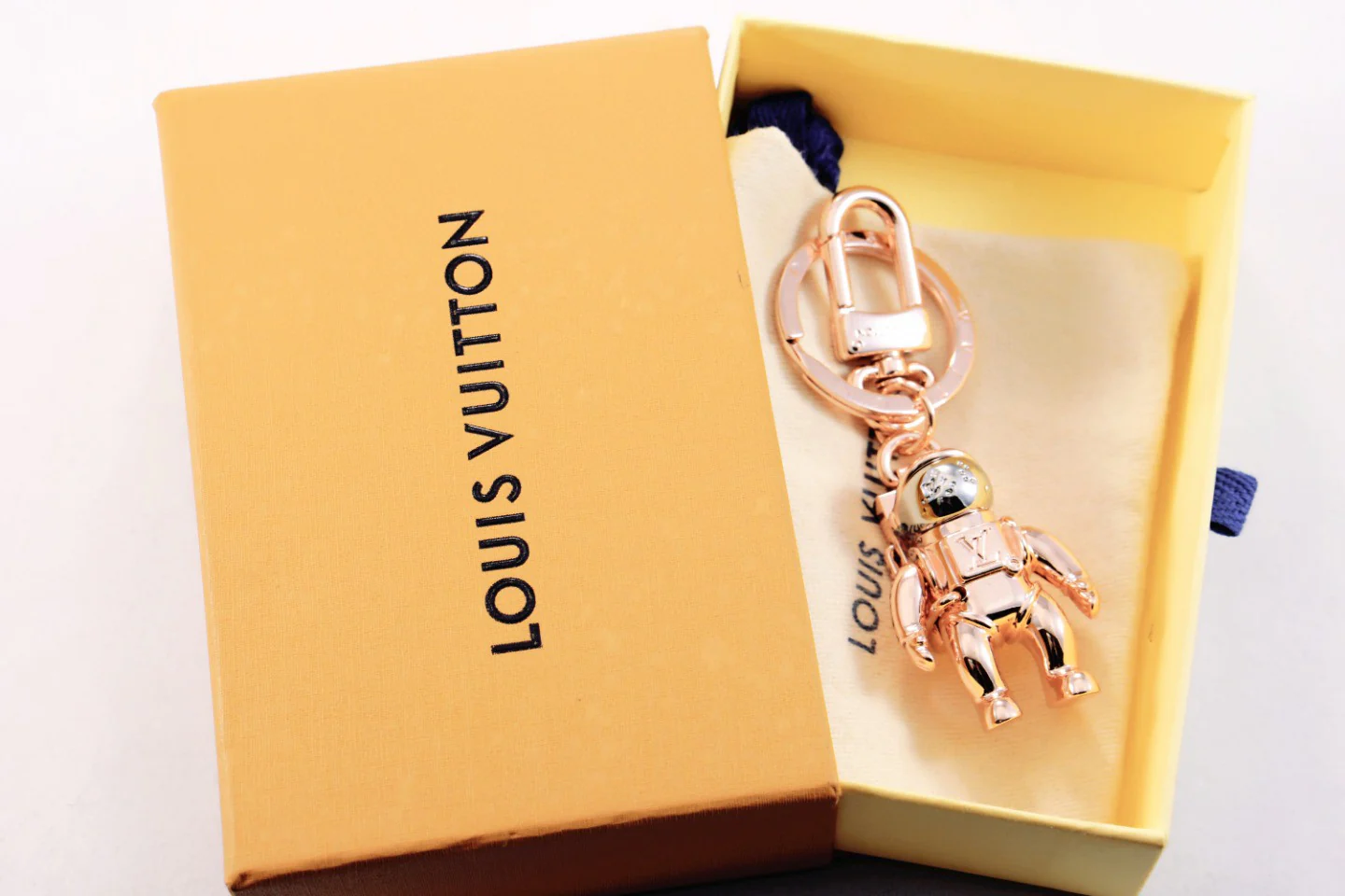 Luxury designer Keychain LVK018 - ccjewelryacc