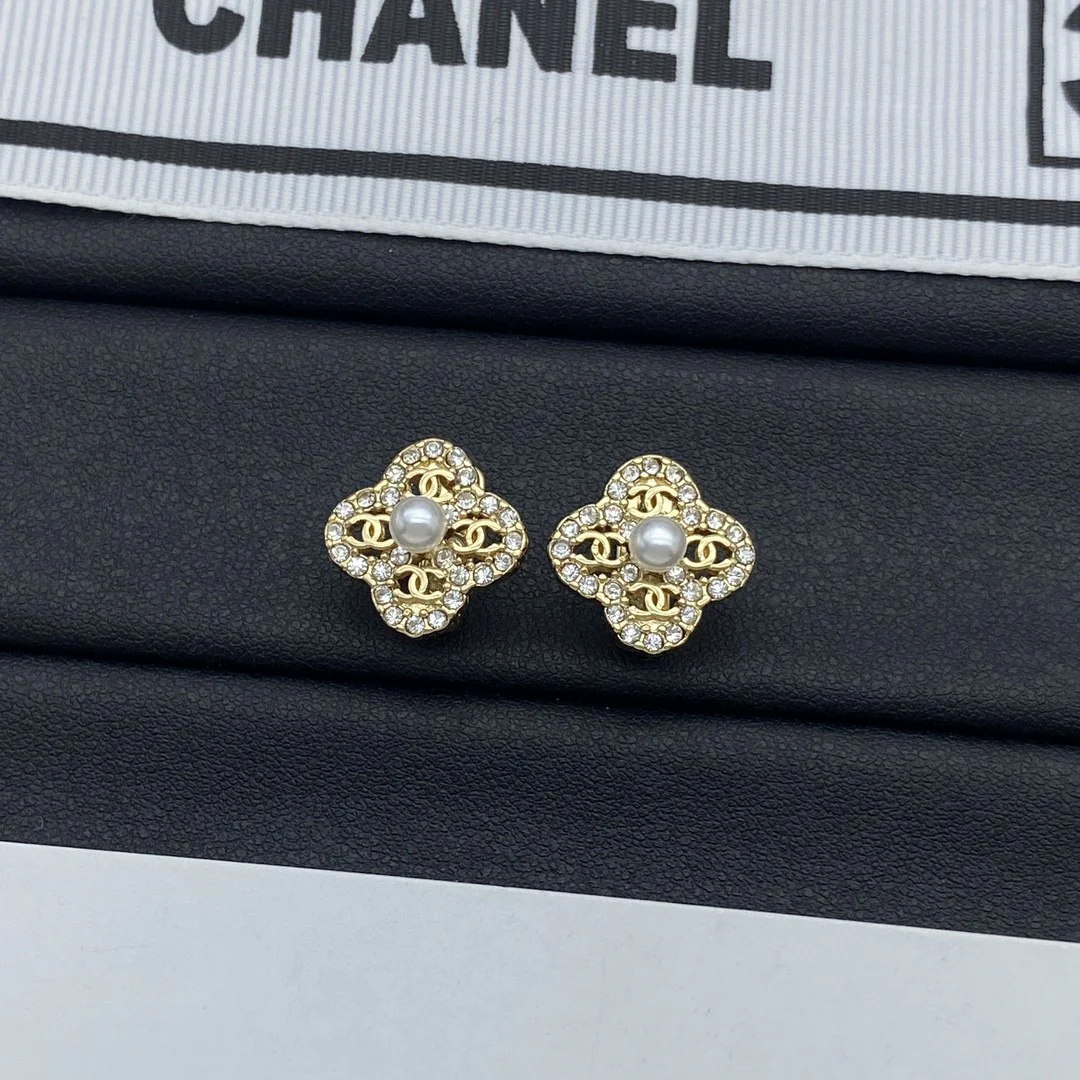 CCE614 CC clover Earring Clip - ccjewelryacc