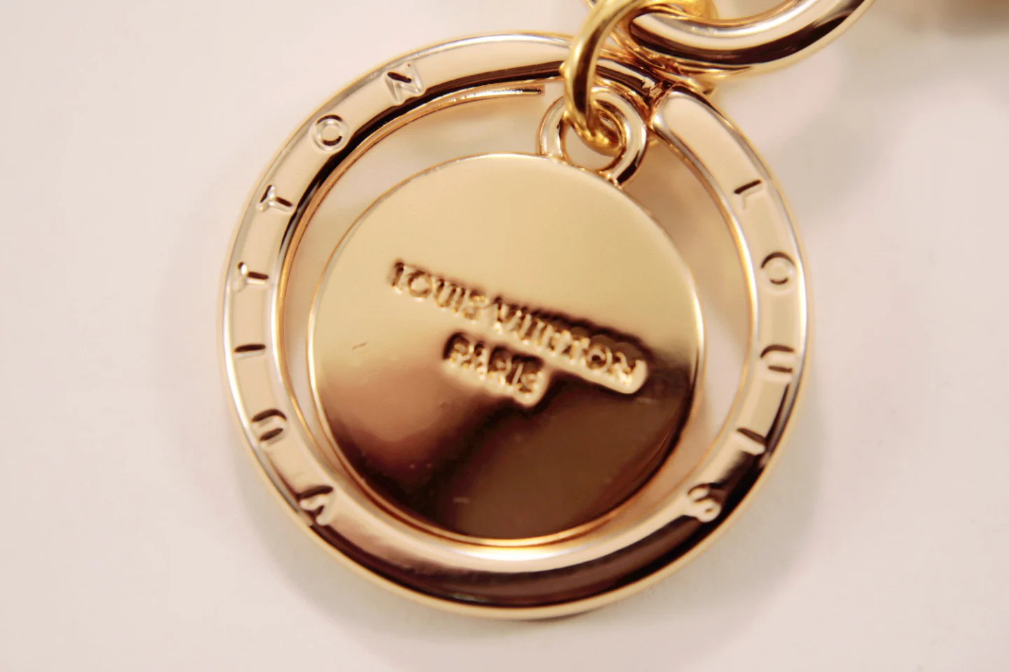 LVK075 Luxury designer Chromatic Keychain M01425 - ccjewelryacc