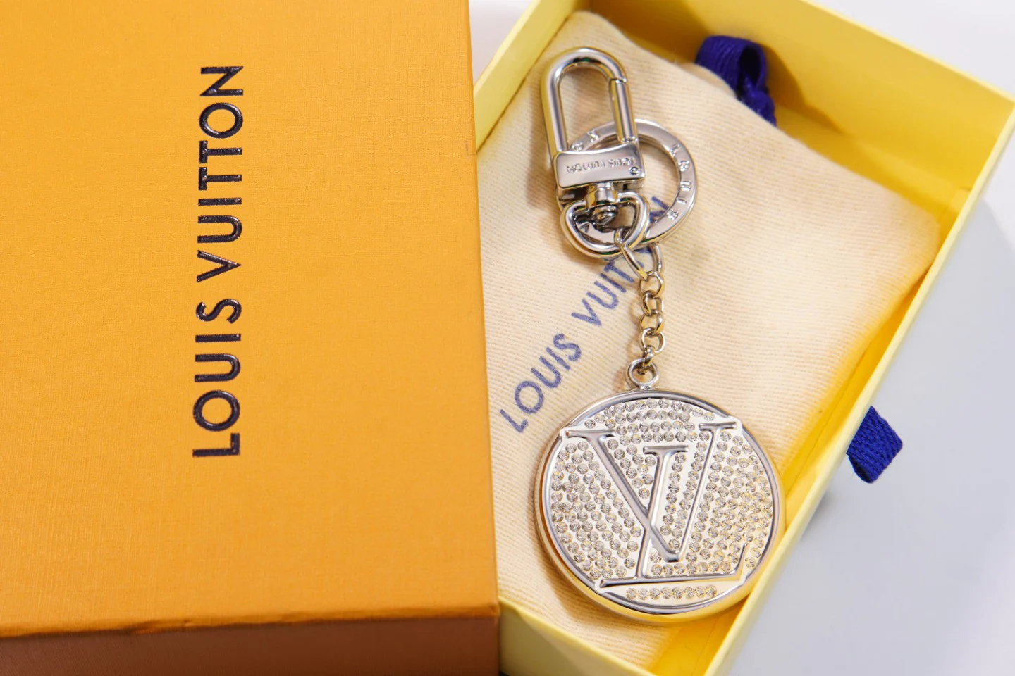 Luxury designer Chromatic Keychain LVK059 - ccjewelryacc