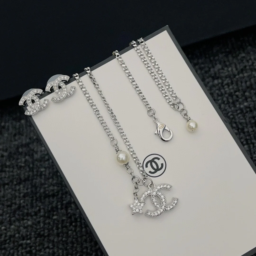 CCN033 Crystal CC logo and star pendant Necklace - ccjewelryacc