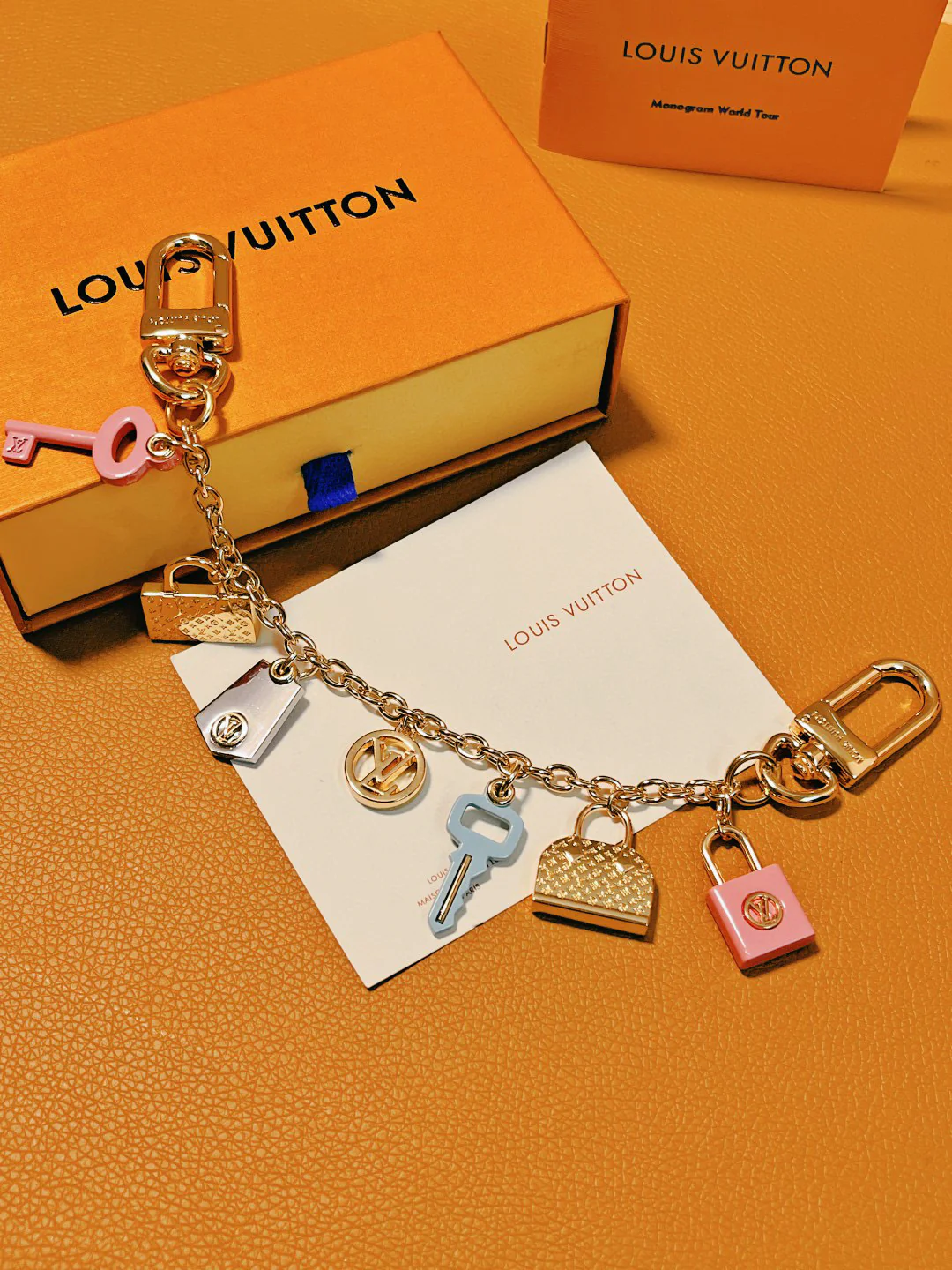 LVK104 Luxury designer Chromatic Keychain M01372 - ccjewelryacc