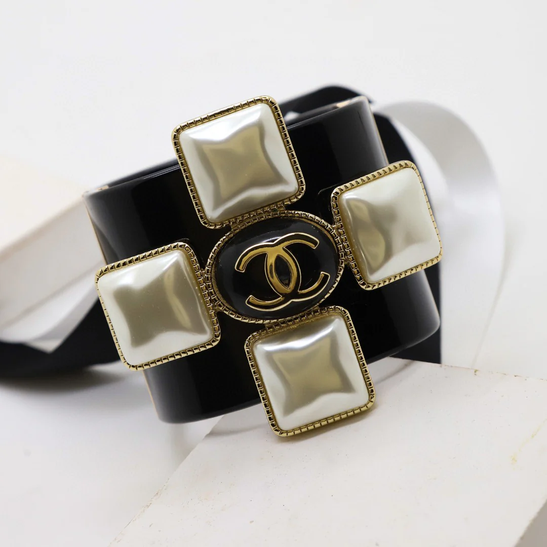 CCS075 CC acrylic cuff bracelet - ccjewelryacc