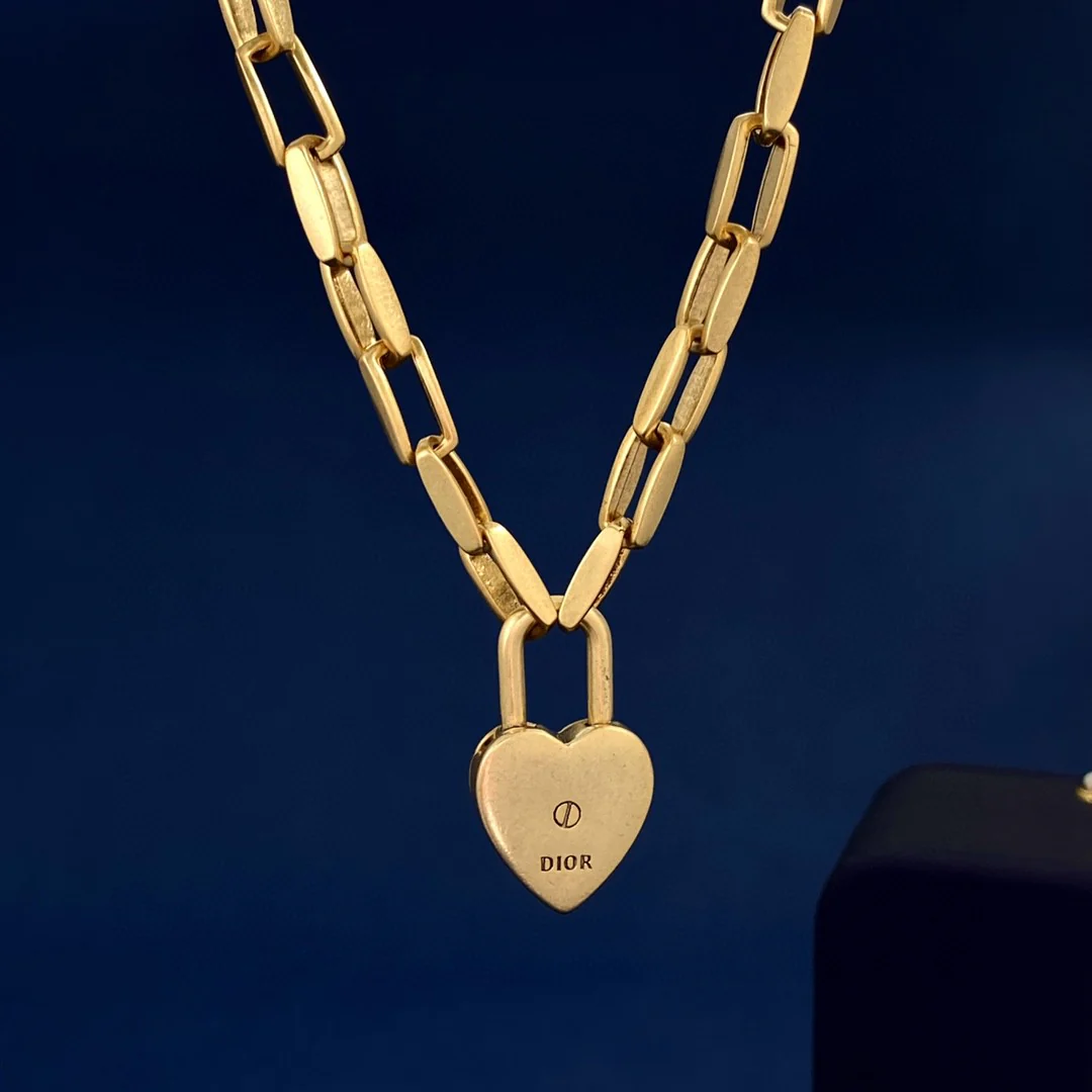 CDN311 High Quality Designer CD Red Heart Pendant Necklace for Women - ccjewelryacc