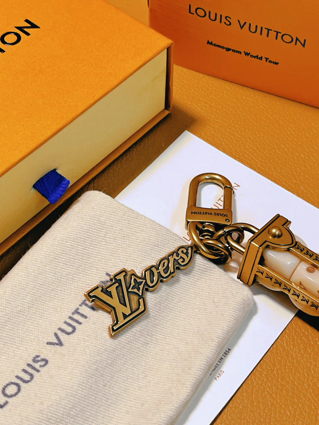 LVK105 Luxury designer Chromatic Keychain M01750 - ccjewelryacc