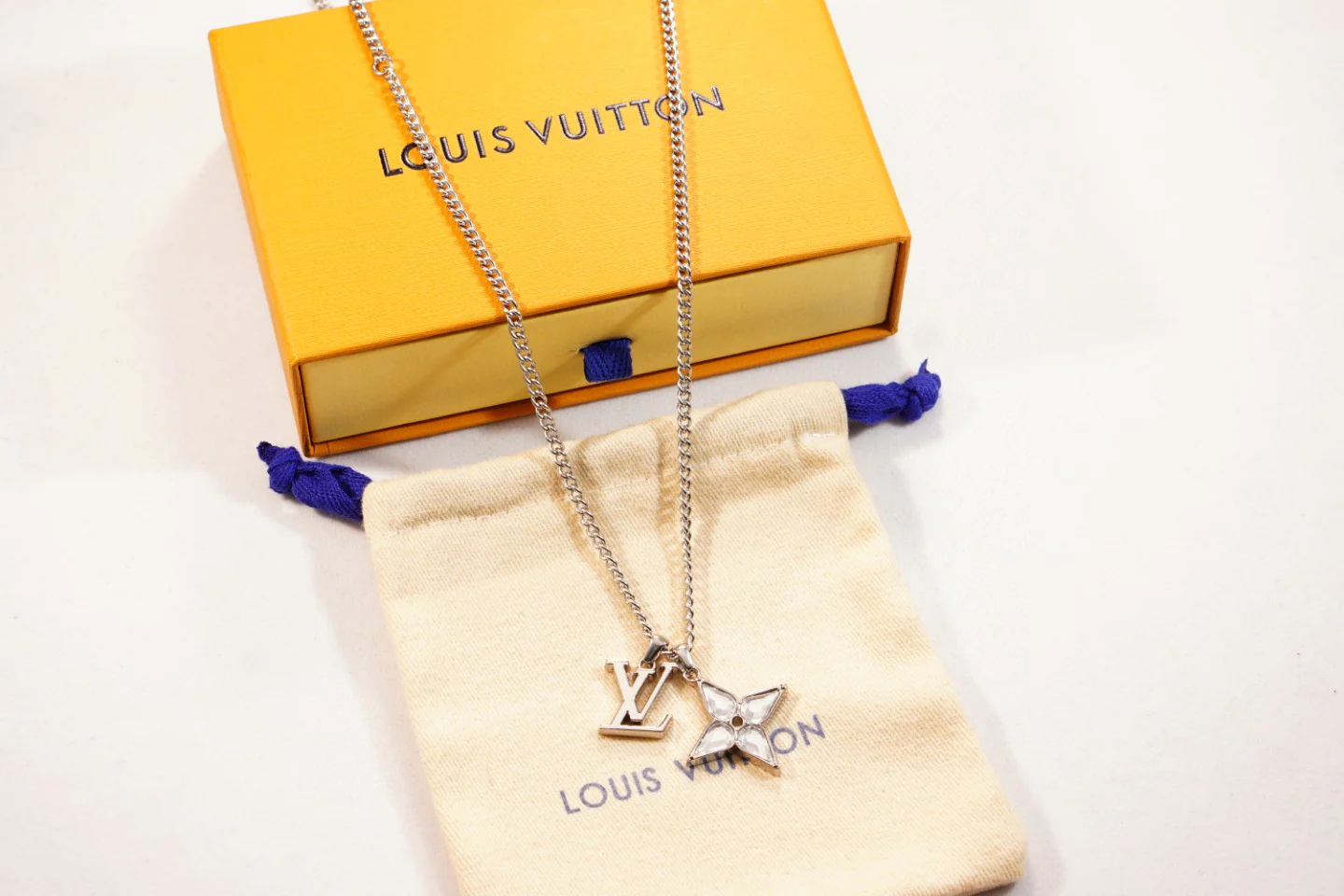 LVN056 LOUIS Flower Cut Necklace - ccjewelryacc