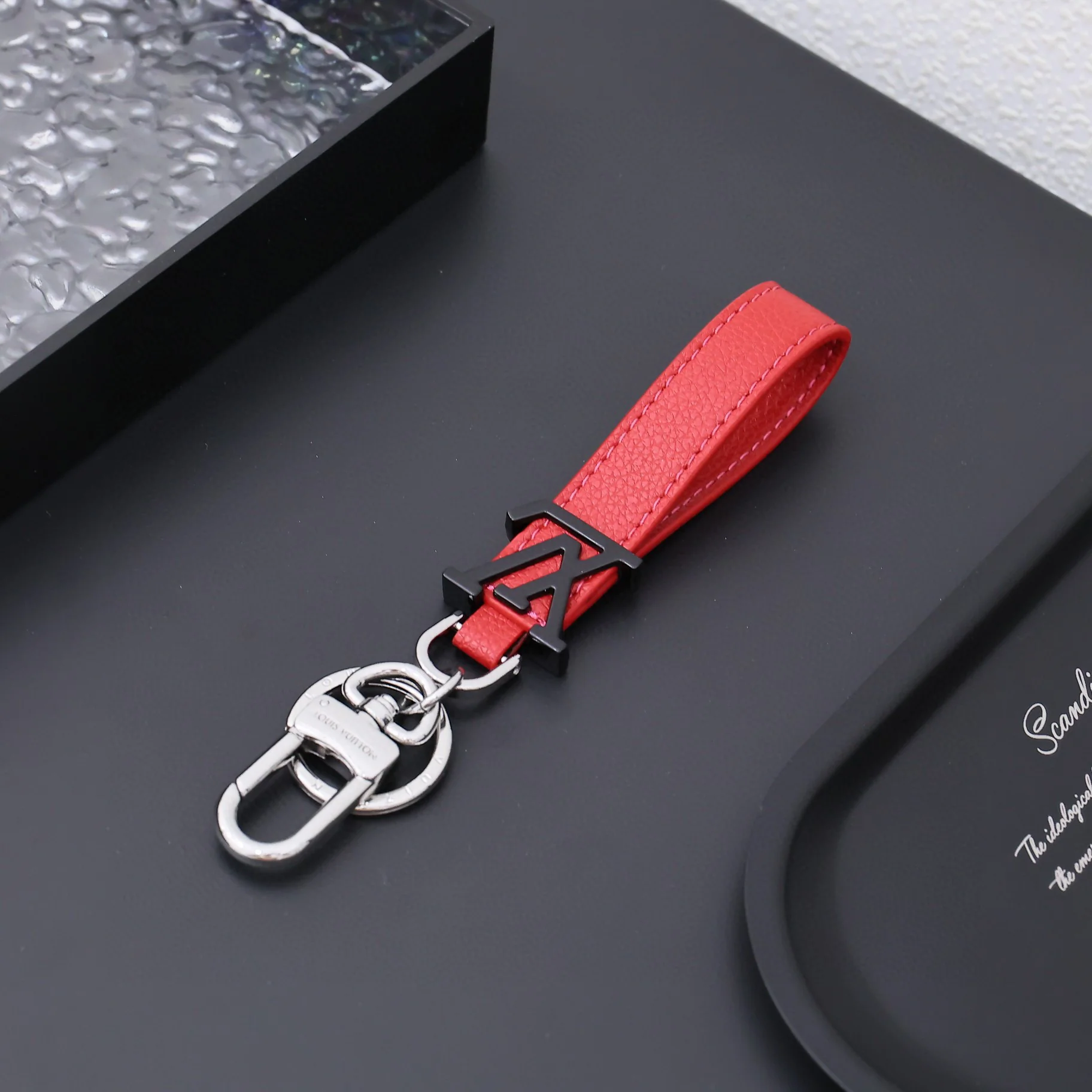 Luxury designer Keychain LVK052 - ccjewelryacc