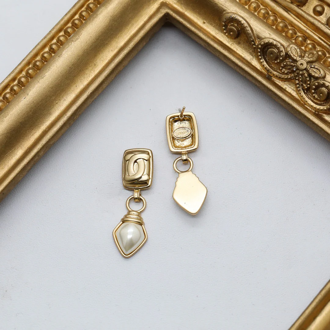 CCE474 High Quality VINTAGE CC earring - ccjewelryacc