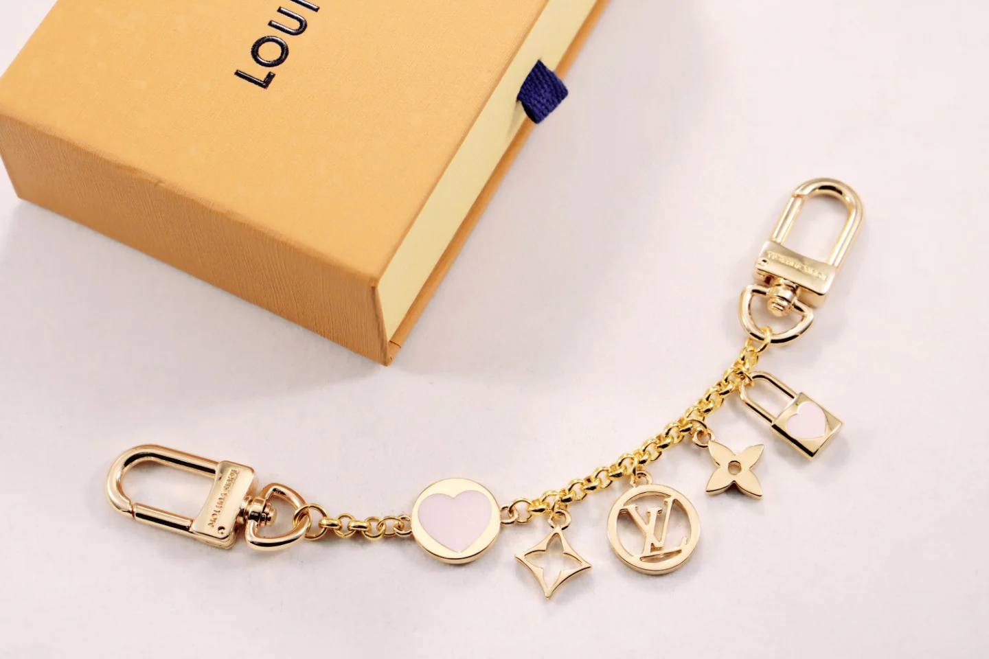 LVK074 Luxury designer Chromatic Keychain M01421 - ccjewelryacc