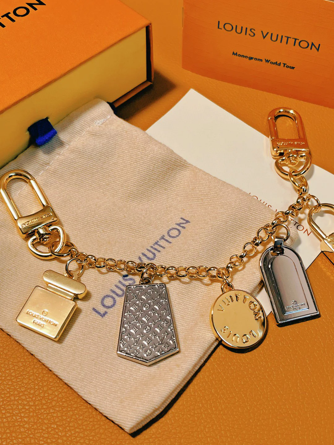 LVK103 Luxury designer Chromatic Keychain M01314 - ccjewelryacc