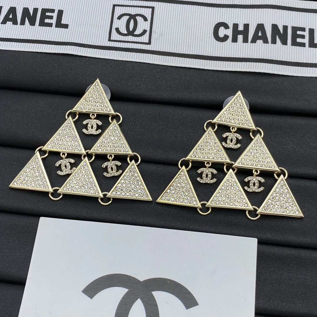CCE634 Full crystal triangle cc Earring For Women - ccjewelryacc
