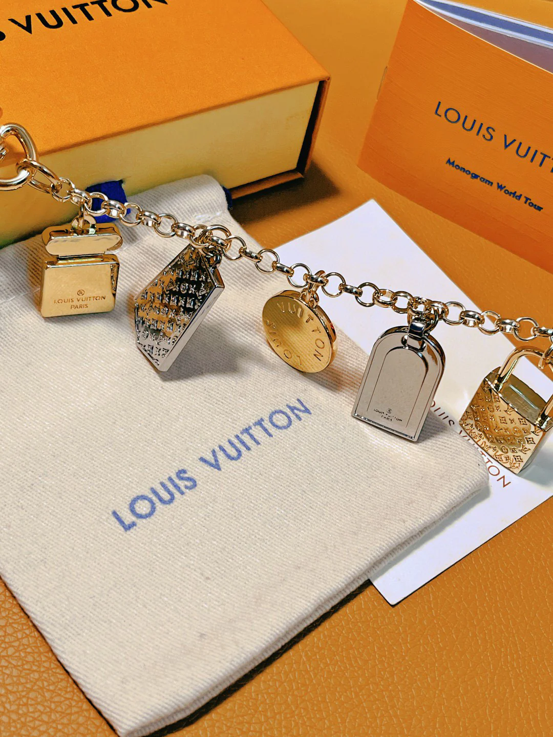 LVK103 Luxury designer Chromatic Keychain M01314 - ccjewelryacc