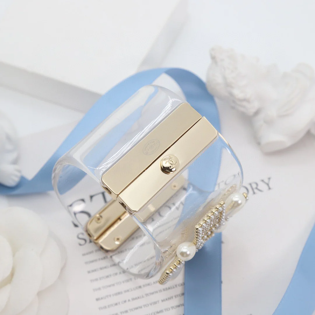 CCS077 Chanel large acrylic bracelet - ccjewelryacc