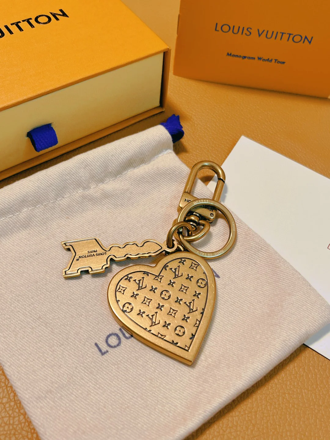 LVK100 Luxury designer Chromatic Keychain M01711 - ccjewelryacc