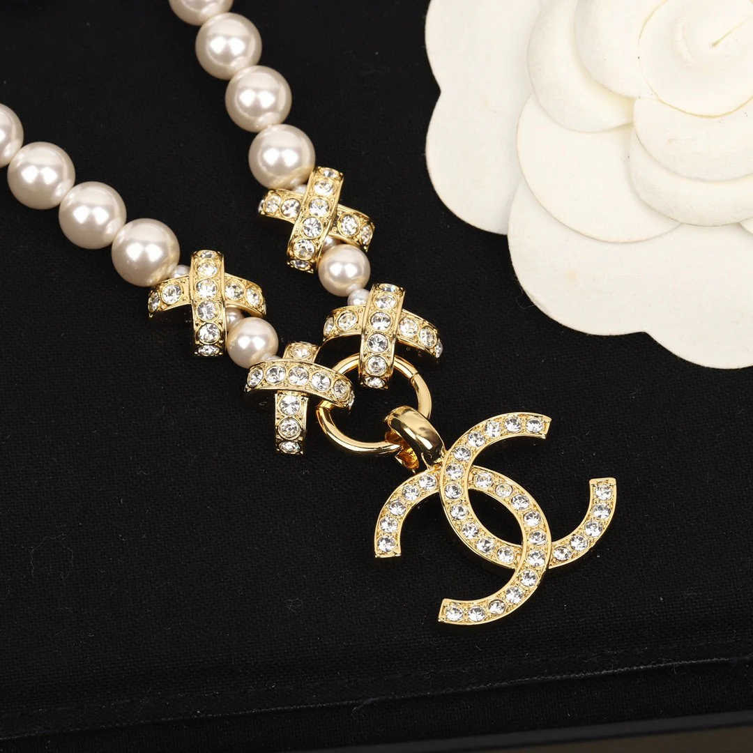 CCN287 Pearl chain with CC Logo pendant necklace - ccjewelryacc