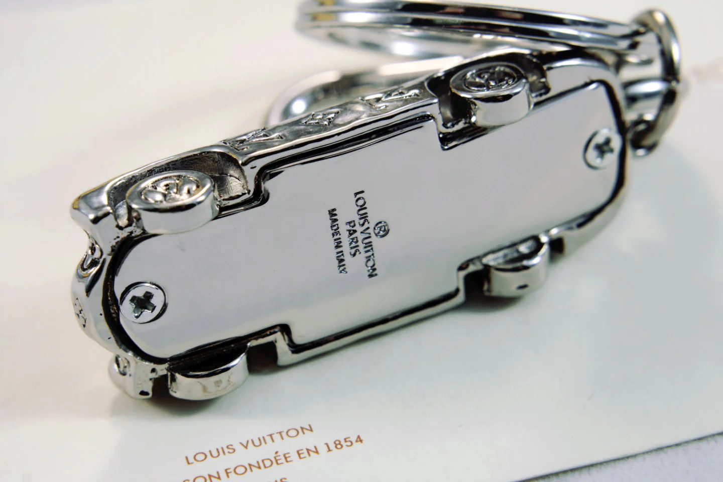 LVK066 Luxury designer Chromatic Keychain M64184 - ccjewelryacc