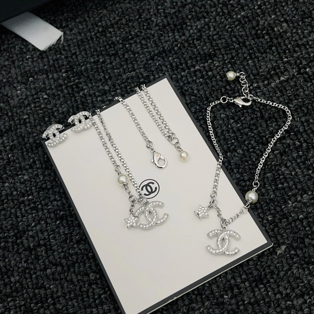 CCN033 Crystal CC logo and star pendant Necklace - ccjewelryacc