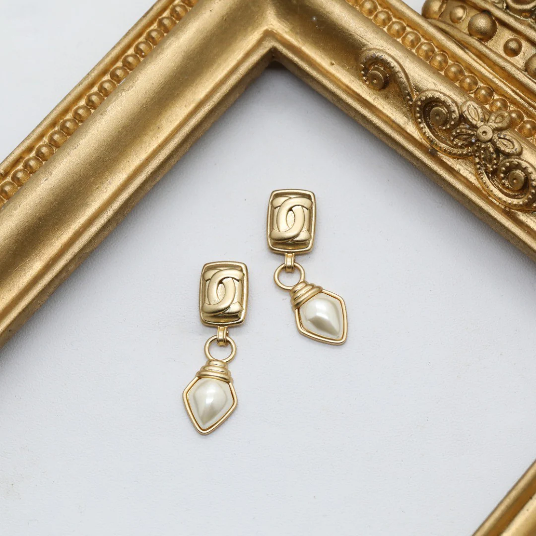 CCE474 High Quality VINTAGE CC earring - ccjewelryacc