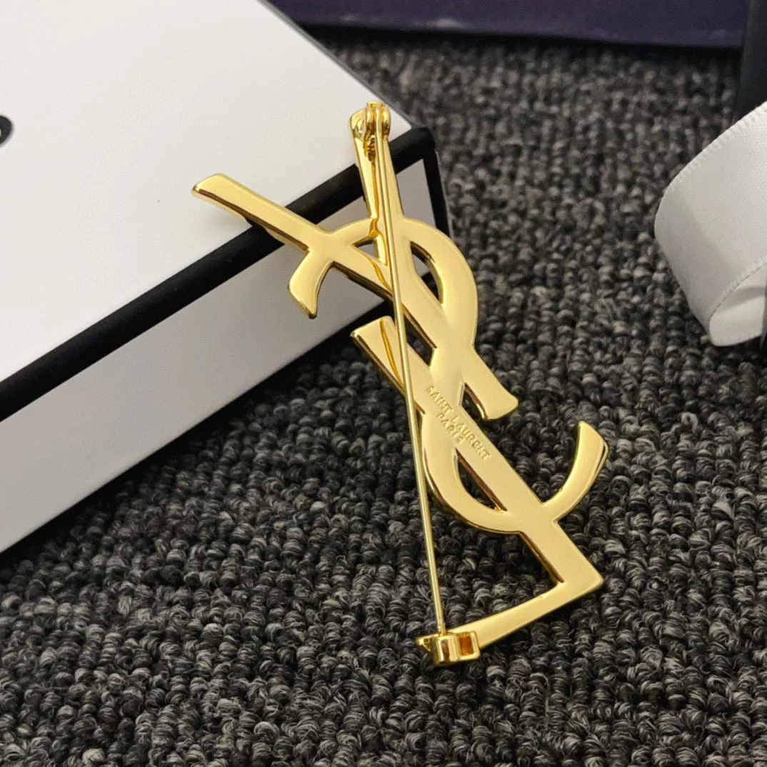 BYB034 Textured Y Logo Letter Brooch Gold - ccjewelryacc