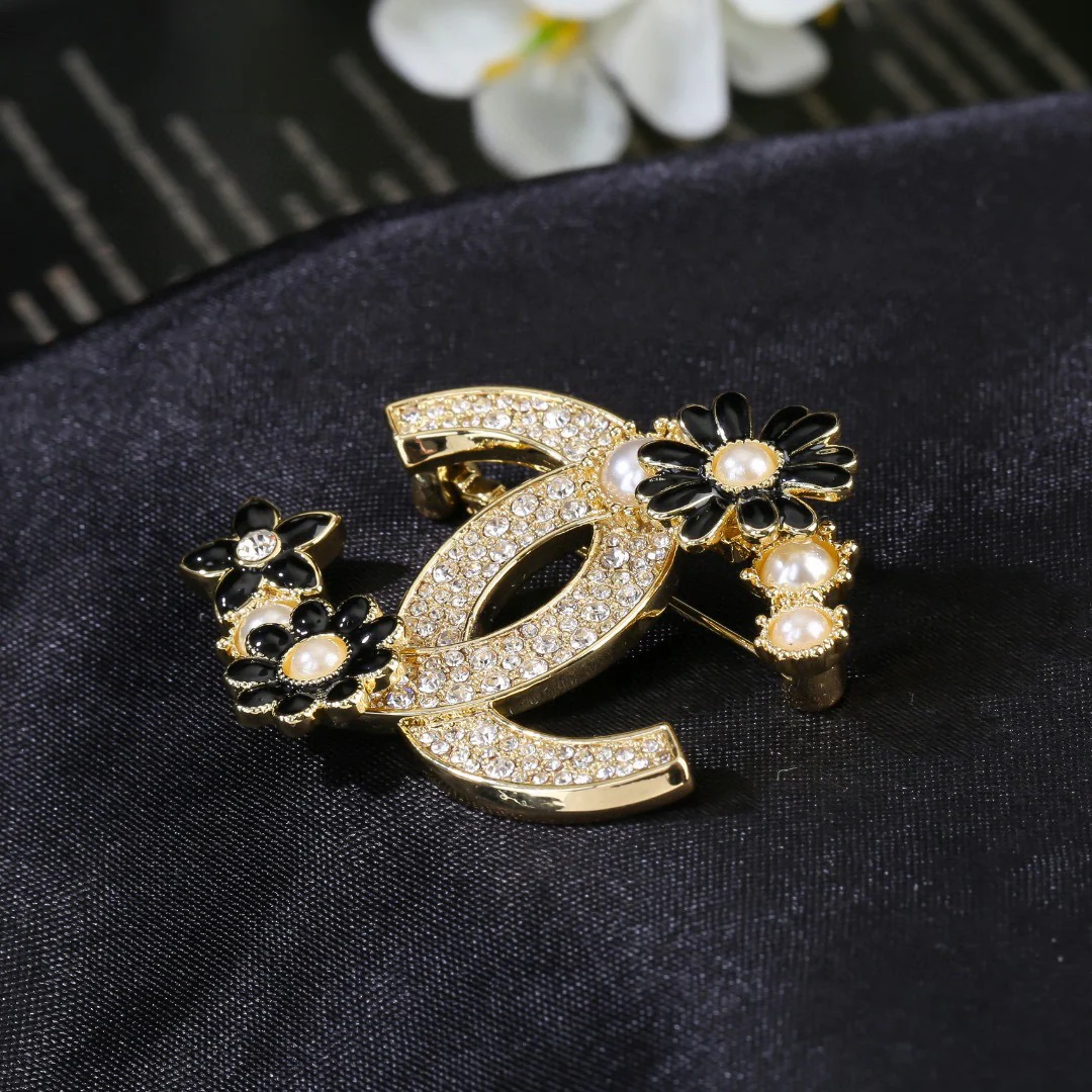 BCB116 Full crystal CC Logo brooch pin with flower - ccjewelryacc