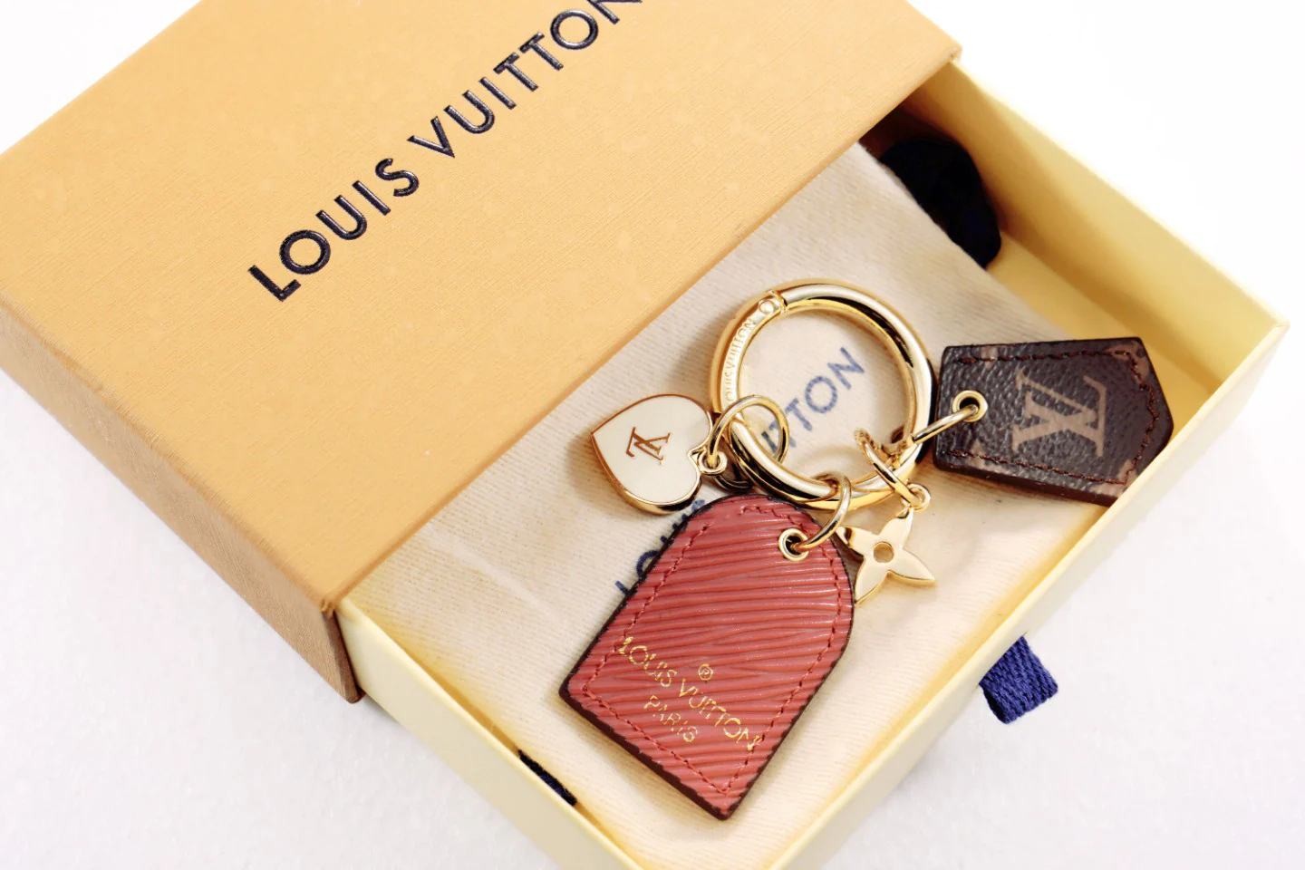 LVK079 Luxury designer Chromatic Keychain - ccjewelryacc