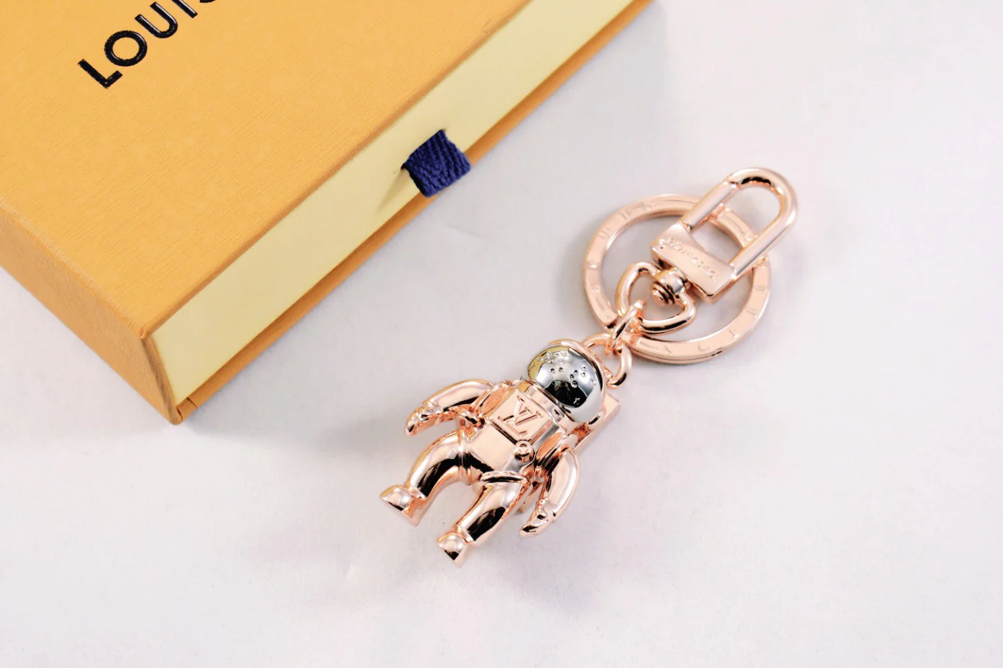 Luxury designer Keychain LVK018 - ccjewelryacc