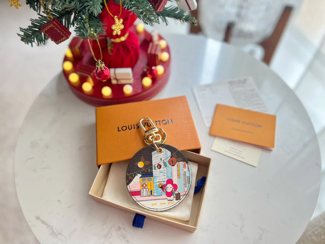 Luxury designer Keychain LVK013 - ccjewelryacc