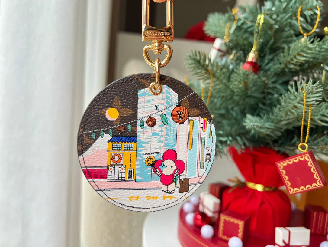 Luxury designer Keychain LVK013 - ccjewelryacc