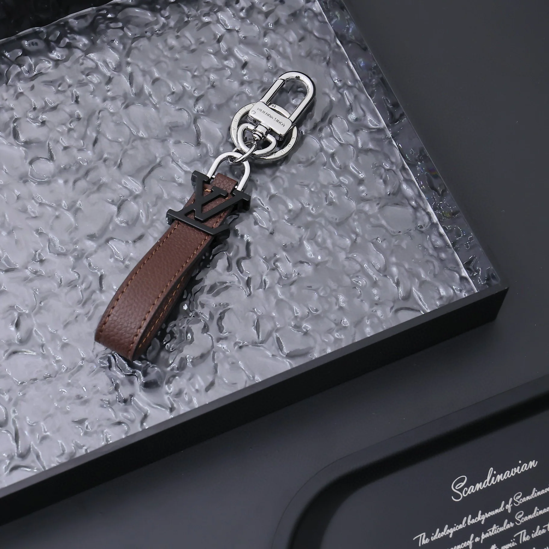 Luxury designer Keychain LVK054 - ccjewelryacc