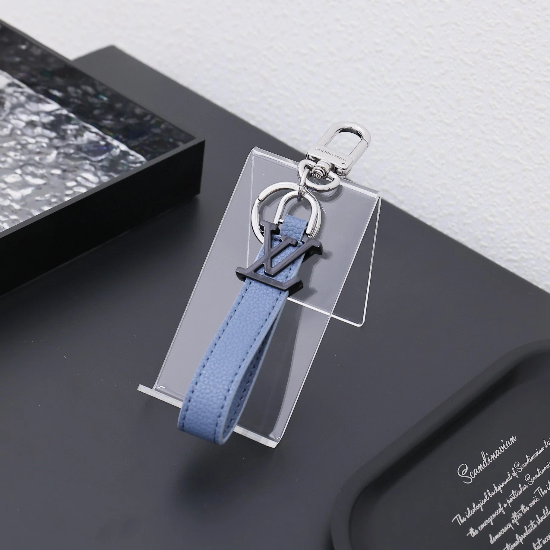 Luxury designer Keychain LVK051 - ccjewelryacc