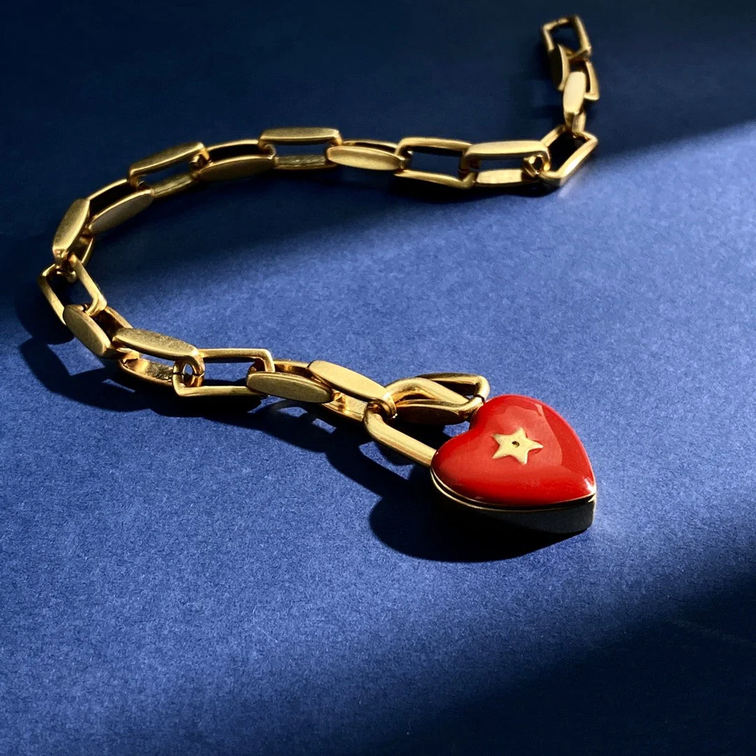 CDS097 High Quality Designer CD Red Heart Bracelet for Women - ccjewelryacc