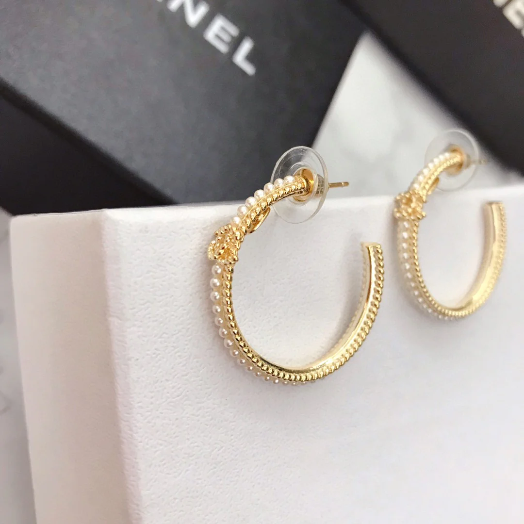 CCE025 Chanel metal pearls Hook earring - ccjewelryacc