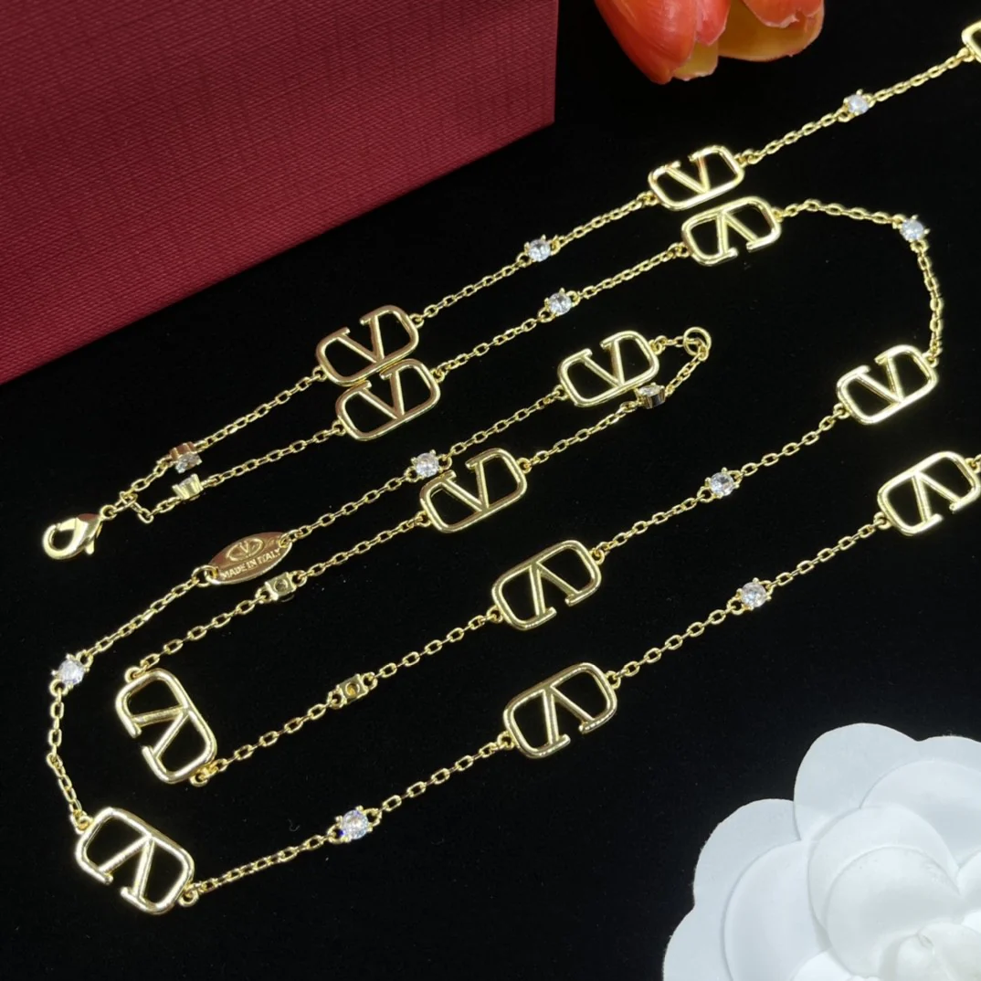VTN041 V logo long chain sweater necklace - ccjewelryacc