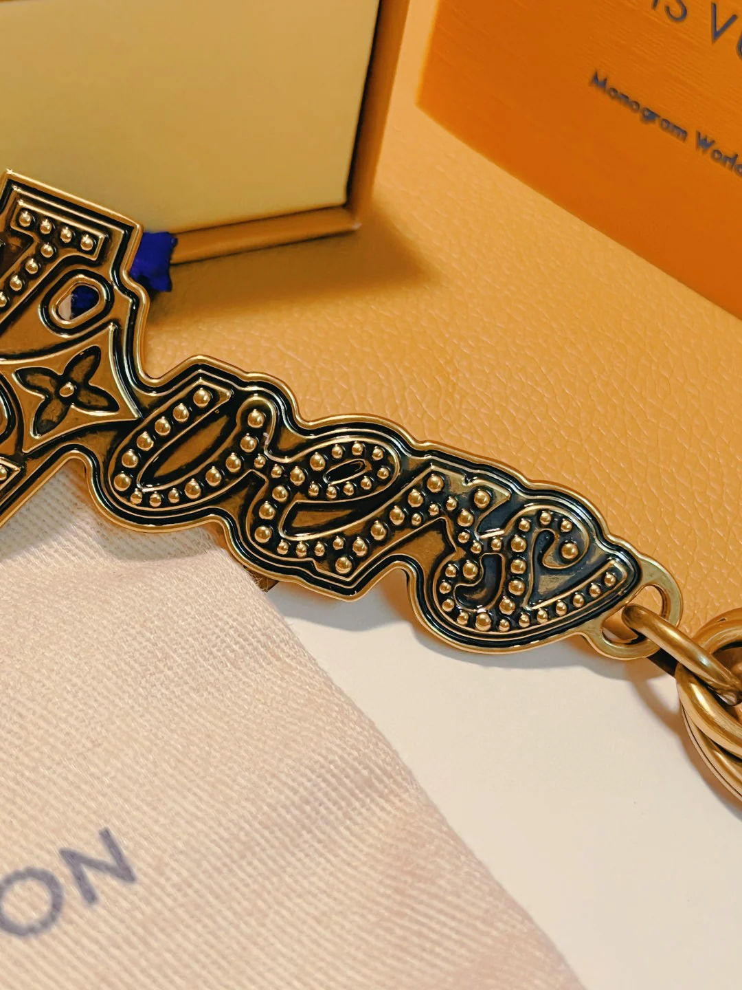 LVK099 Luxury designer Chromatic Keychain M01755 - ccjewelryacc