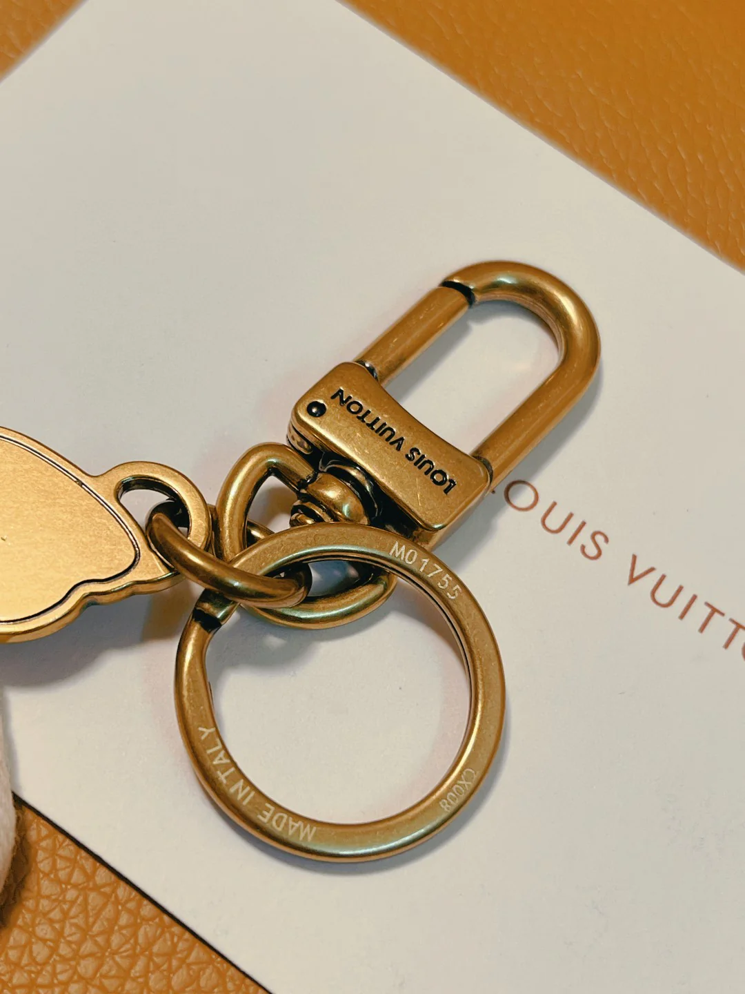 LVK099 Luxury designer Chromatic Keychain M01755 - ccjewelryacc