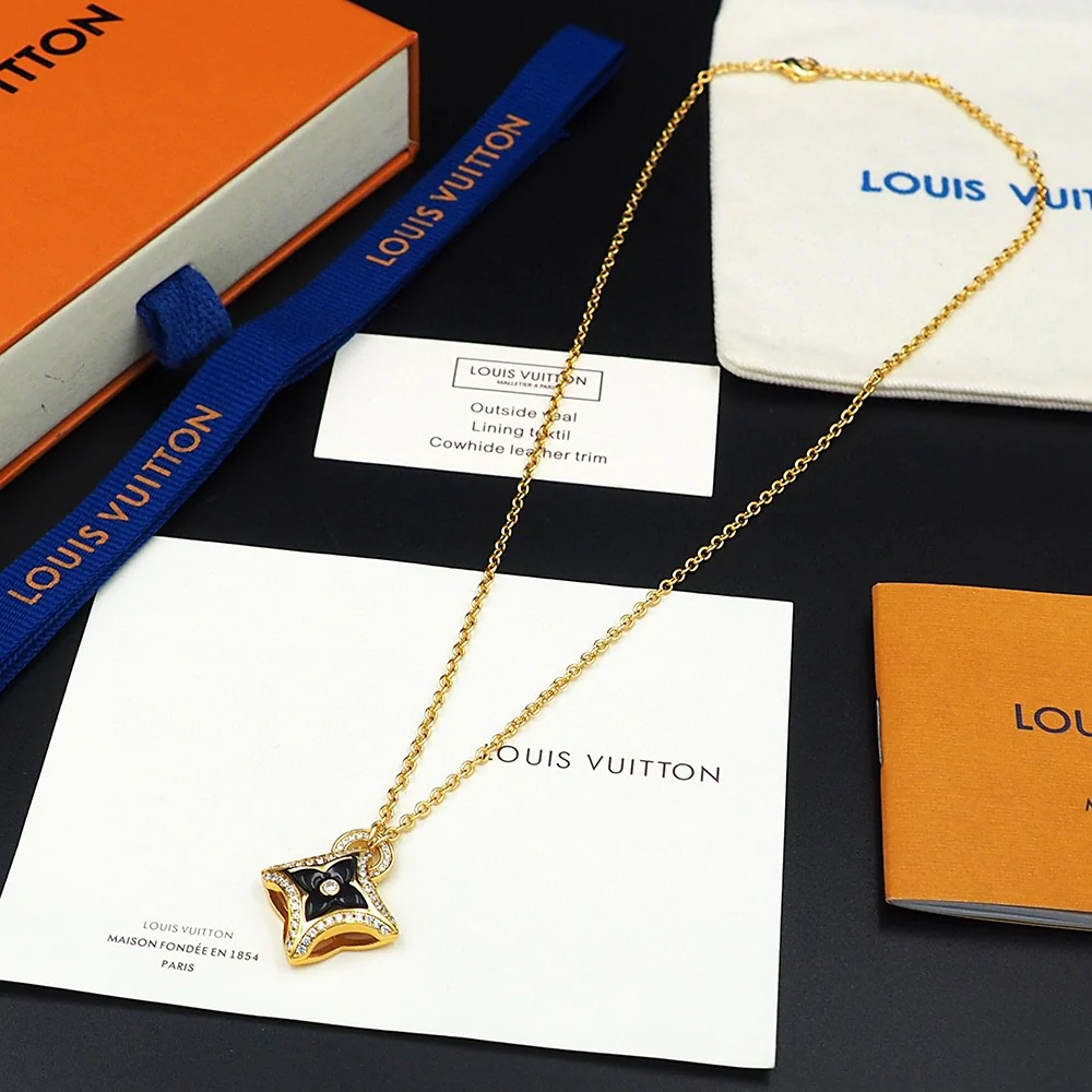 LVN007 Luxury Designer Ever Blossom pendant Necklace - ccjewelryacc