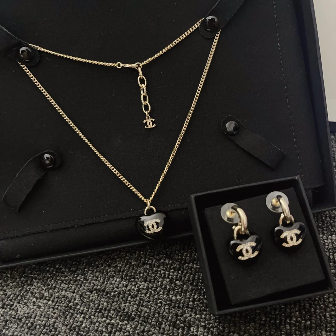 CCN006 CC Black Heart Necklace - ccjewelryacc