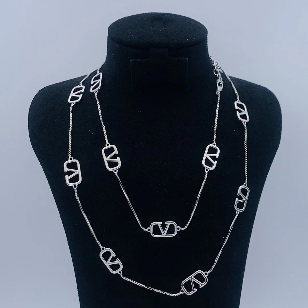 VTN042 Valentino Garavani Vlogo Signatur Long chain sweater necklace - ccjewelryacc