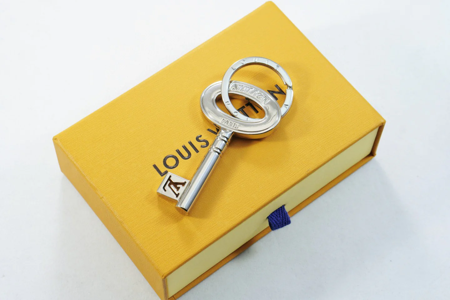 Luxury designer Chromatic Keychain LVK063 - ccjewelryacc