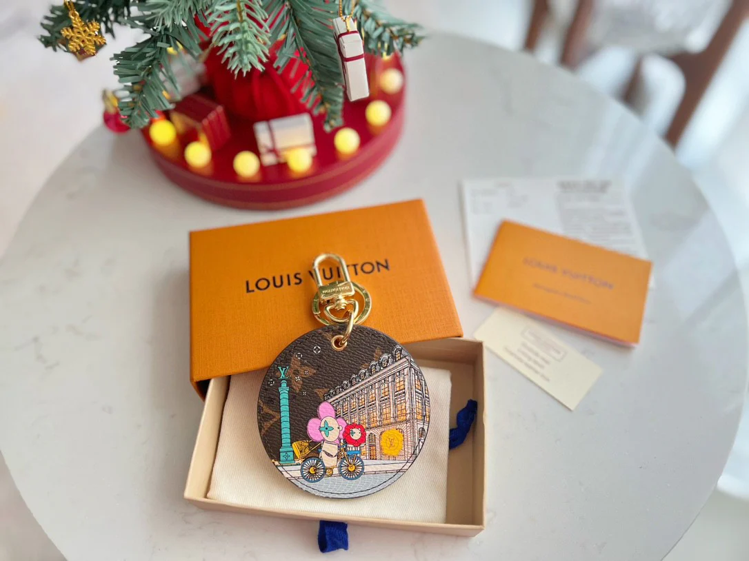 Luxury designer Keychain LVK010 - ccjewelryacc