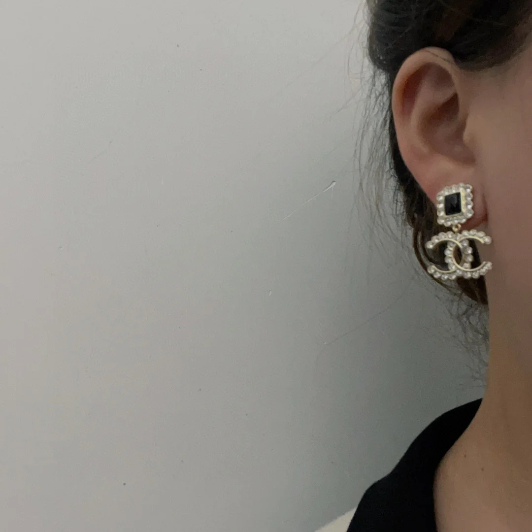 CCE077 Black/Pink/White crystal CC drop earring - ccjewelryacc