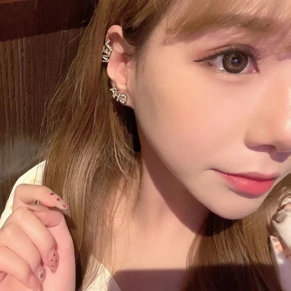 CCE262 Metal crystal cha nel letters stud earring - ccjewelryacc