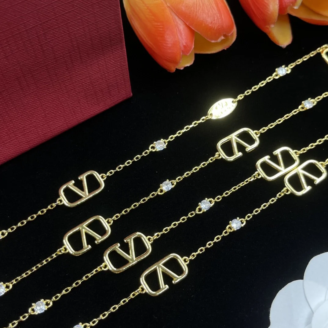 VTN041 V logo long chain sweater necklace - ccjewelryacc