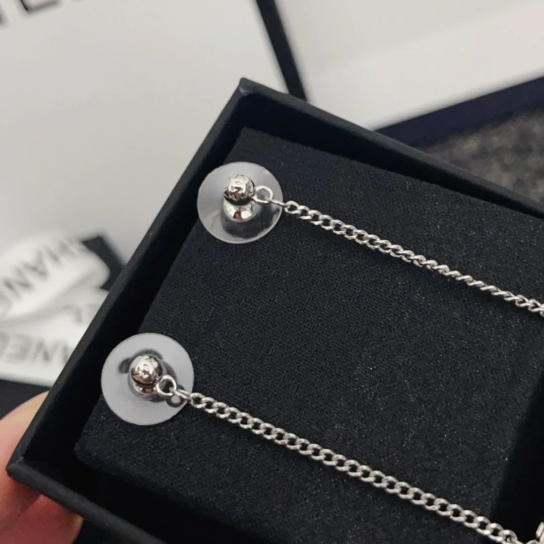 CCE156 Crystal sparkling CC Logo earrings - ccjewelryacc