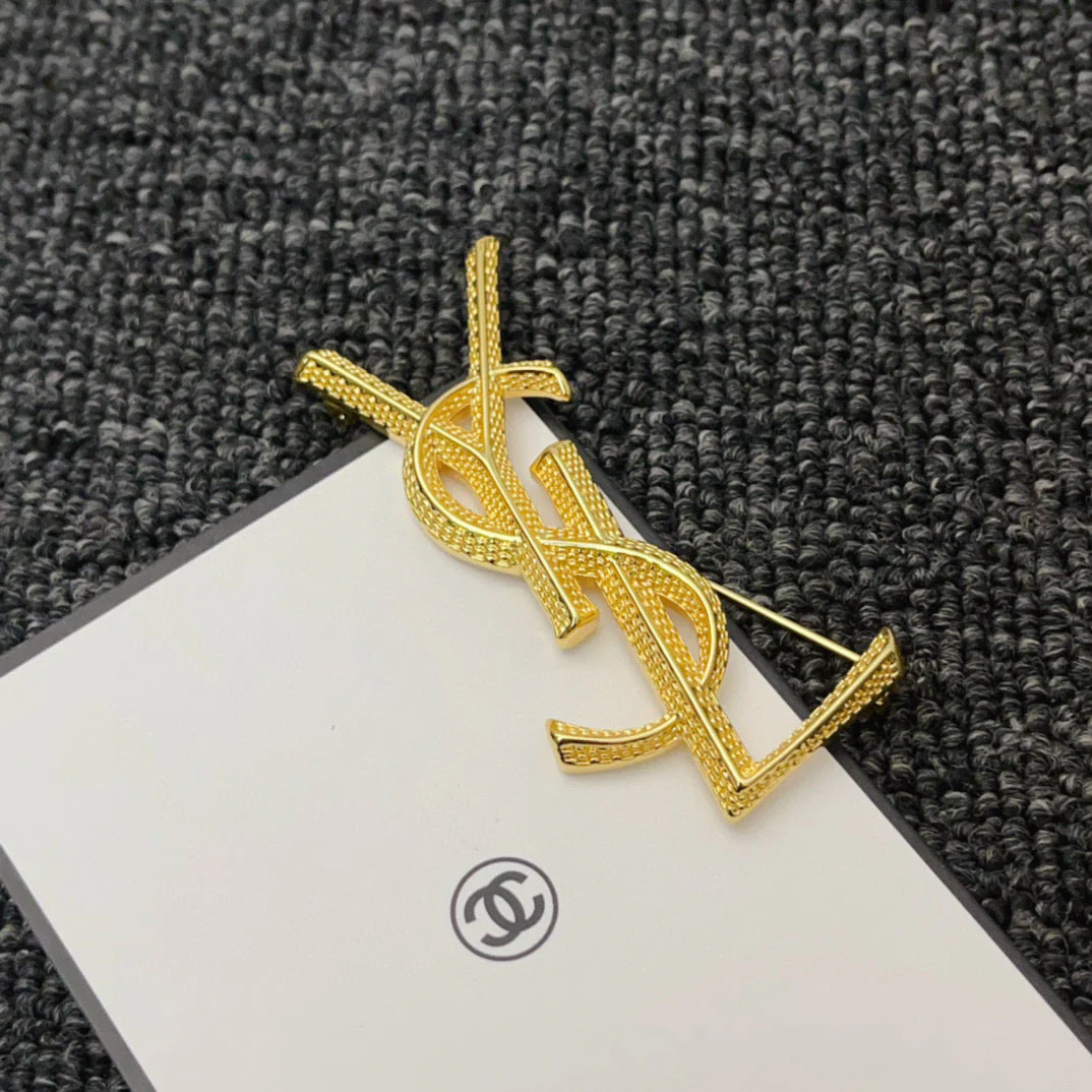 BYB034 Textured Y Logo Letter Brooch Gold - ccjewelryacc