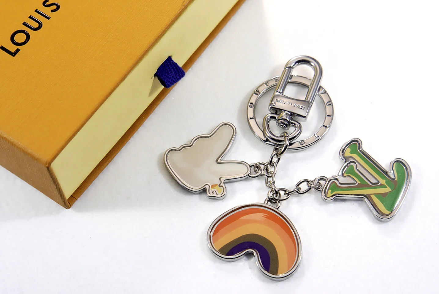 LVK081 Luxury designer Chromatic Keychain M00959 - ccjewelryacc