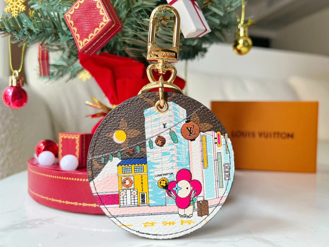 Luxury designer Keychain LVK013 - ccjewelryacc