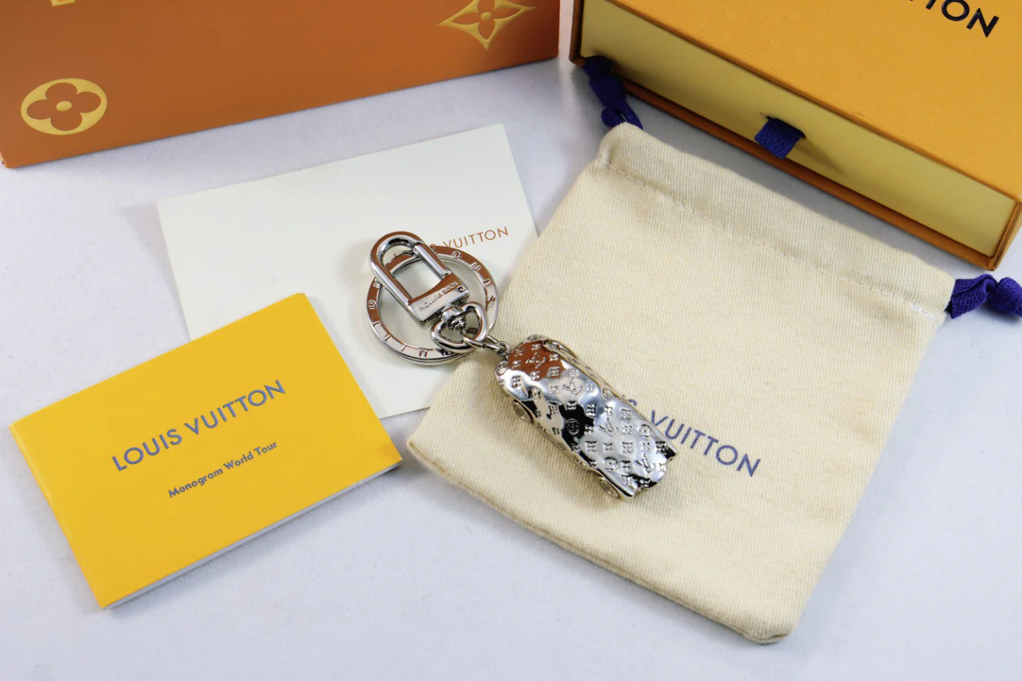 LVK066 Luxury designer Chromatic Keychain M64184 - ccjewelryacc