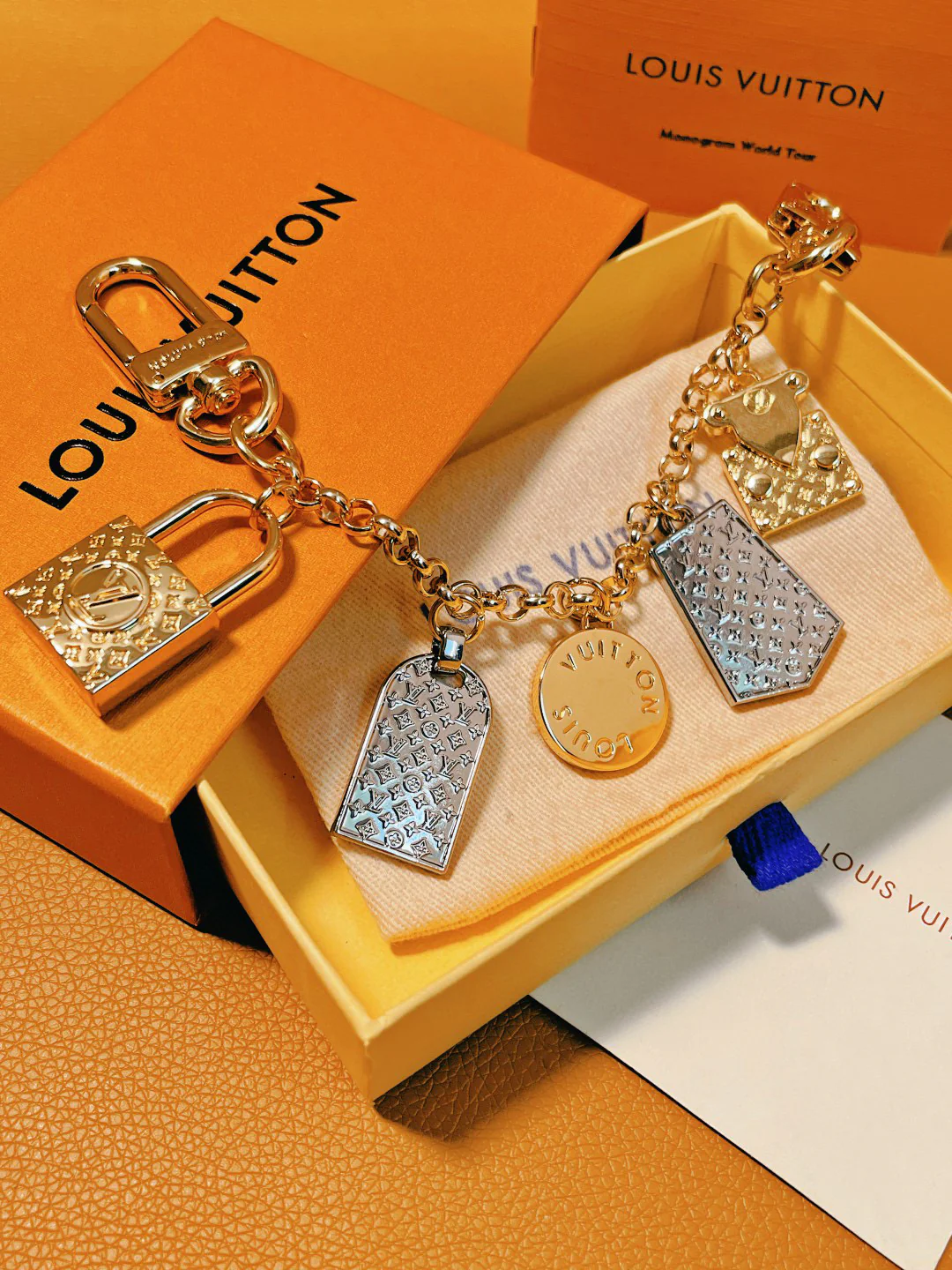 LVK103 Luxury designer Chromatic Keychain M01314 - ccjewelryacc